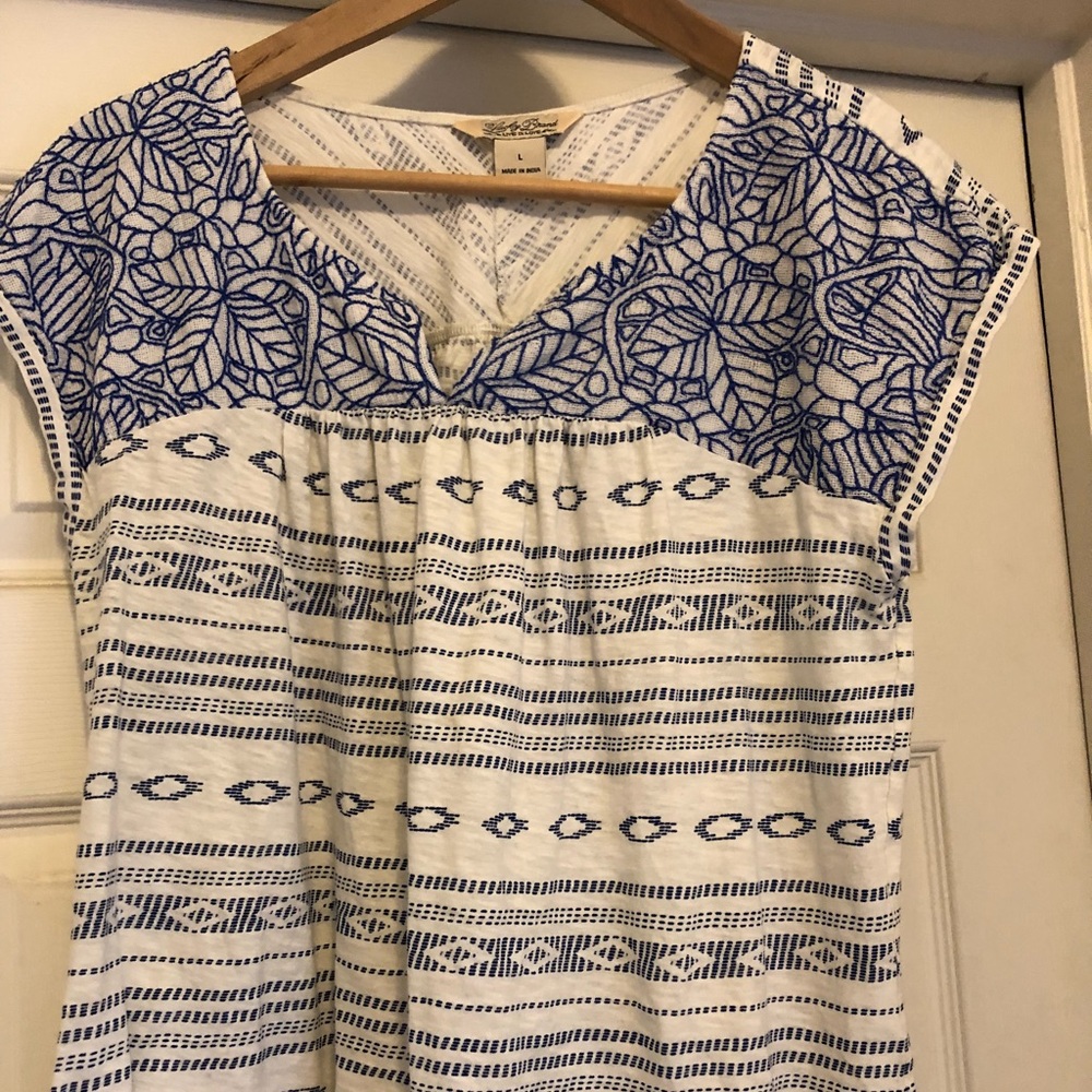 Lucky Cap Sleeve tee with blue embroidery. Size L